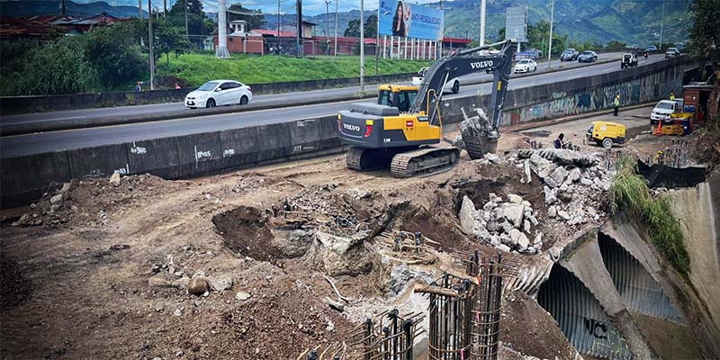 Noticias: Periodista Manuel Flores