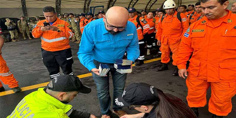 Nacionales: Periodista Manuel Alejandro Flores Fernández