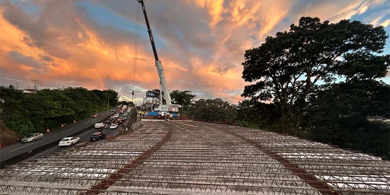 Noticias: Periodista Manuel Flores