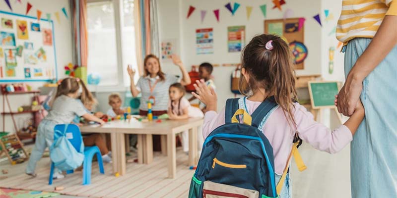 Negocios: Periodista Manuel Flores