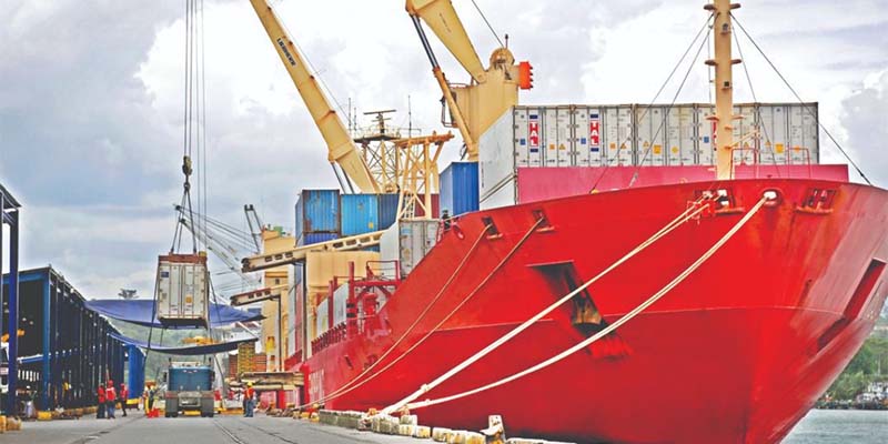 Negocios: Periodista Manuel Flores