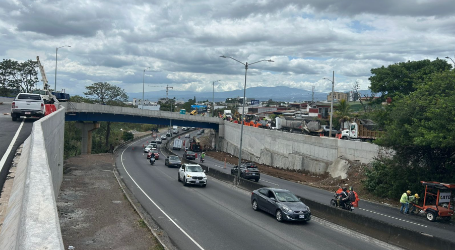 Noticias: Periodista Manuel Flores