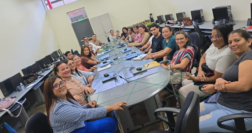 Noticias: Periodista Manuel Flores