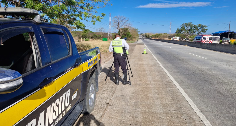 Noticias: Periodista Manuel Flores