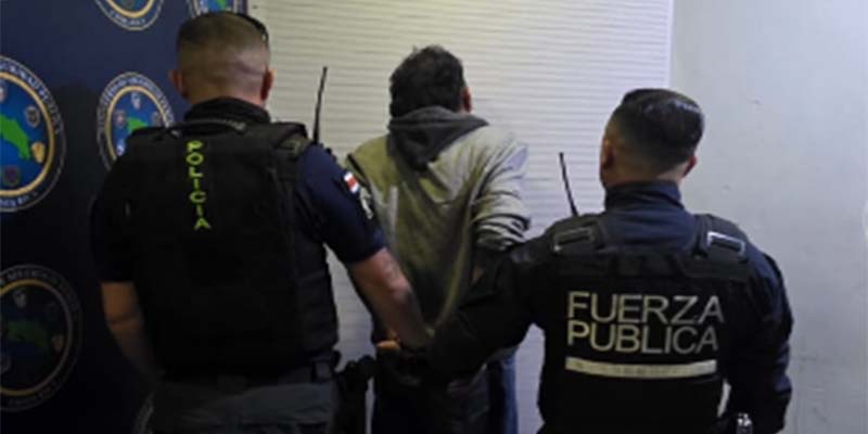 Noticias: Periodista Manuel Flores