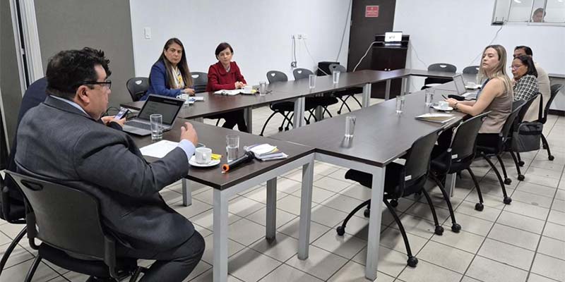 Noticias: Periodista Manuel Flores