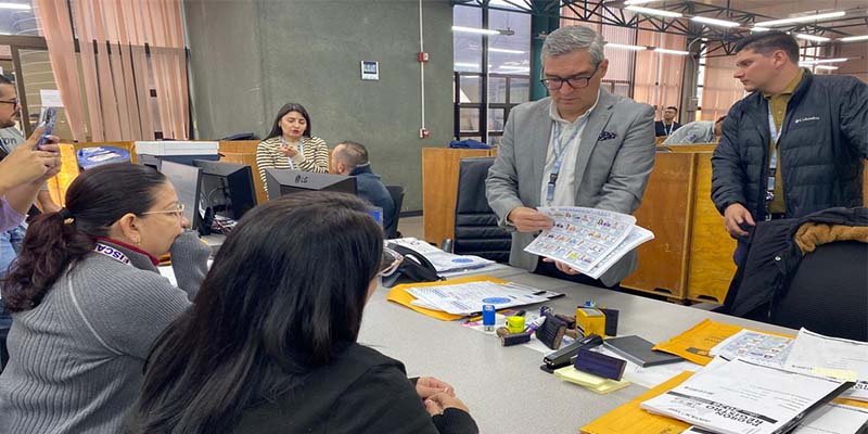 Nacionales: Periodista Manuel Flores