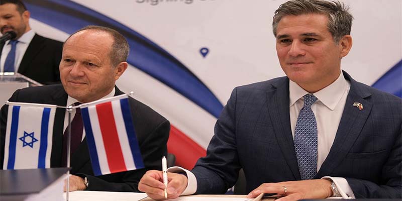 Noticias: Periodista Manuel Flores