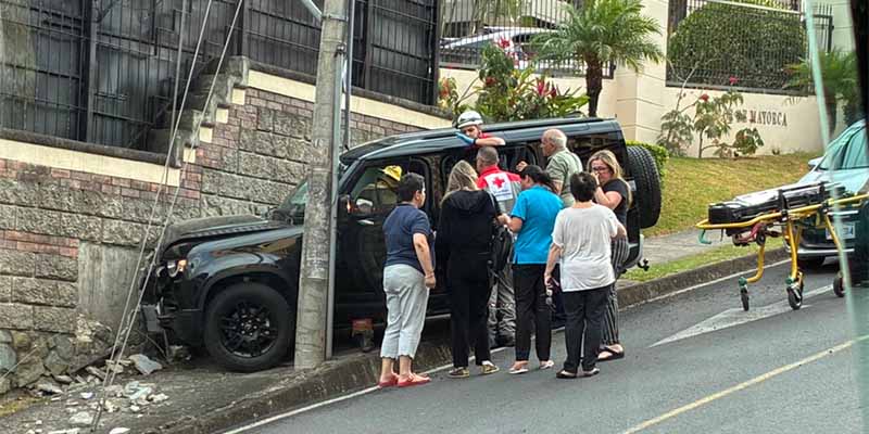 Noticias: Periodista Manuel Flores