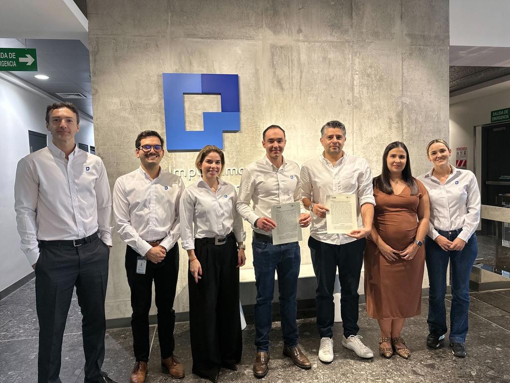 Negocios: Periodista Manuel Flores