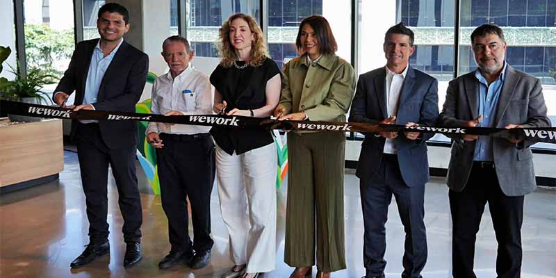 Negocios: Periodista Manuel Flores