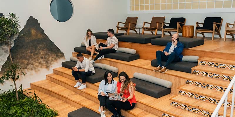 Negocios: Periodista Manuel Flores